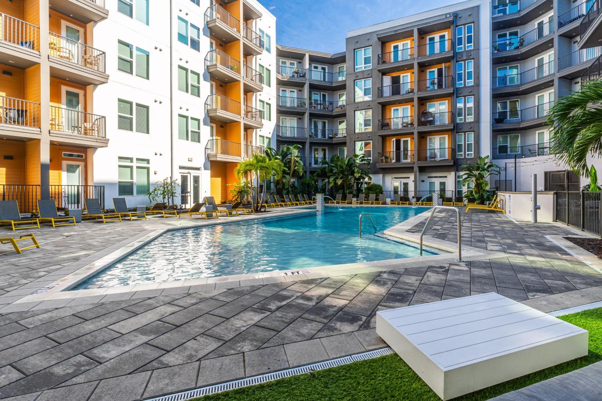 Tropicana Field 1 Bed In Downtown St Pete With Free Parking セント・ピーターズバーグ エクステリア 写真