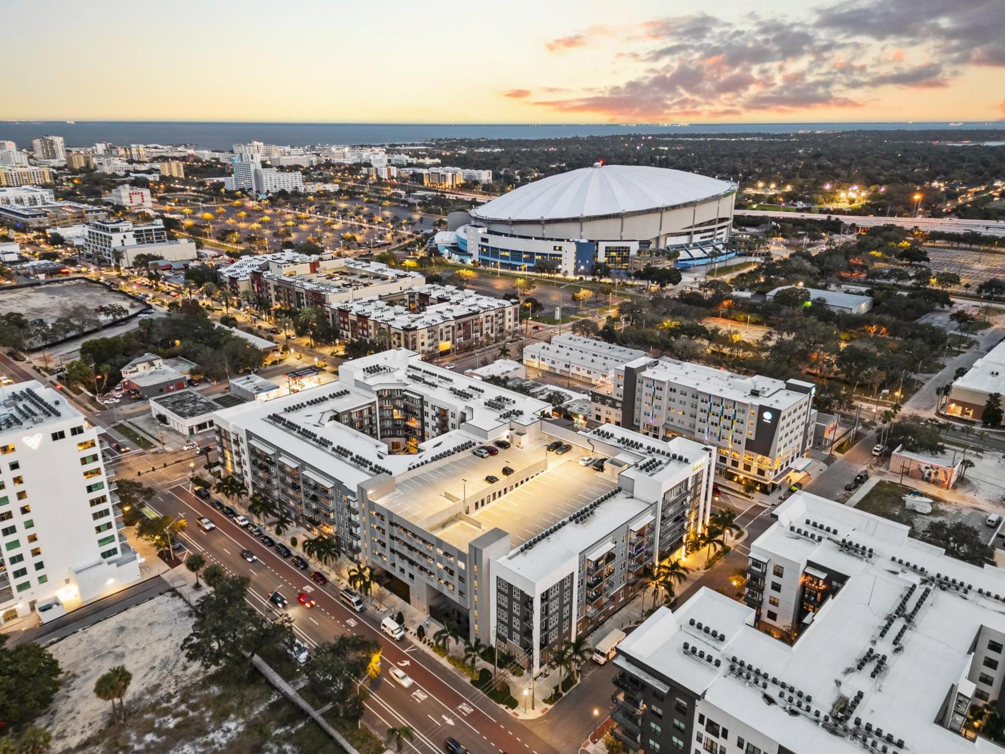 Tropicana Field 1 Bed In Downtown St Pete With Free Parking セント・ピーターズバーグ エクステリア 写真